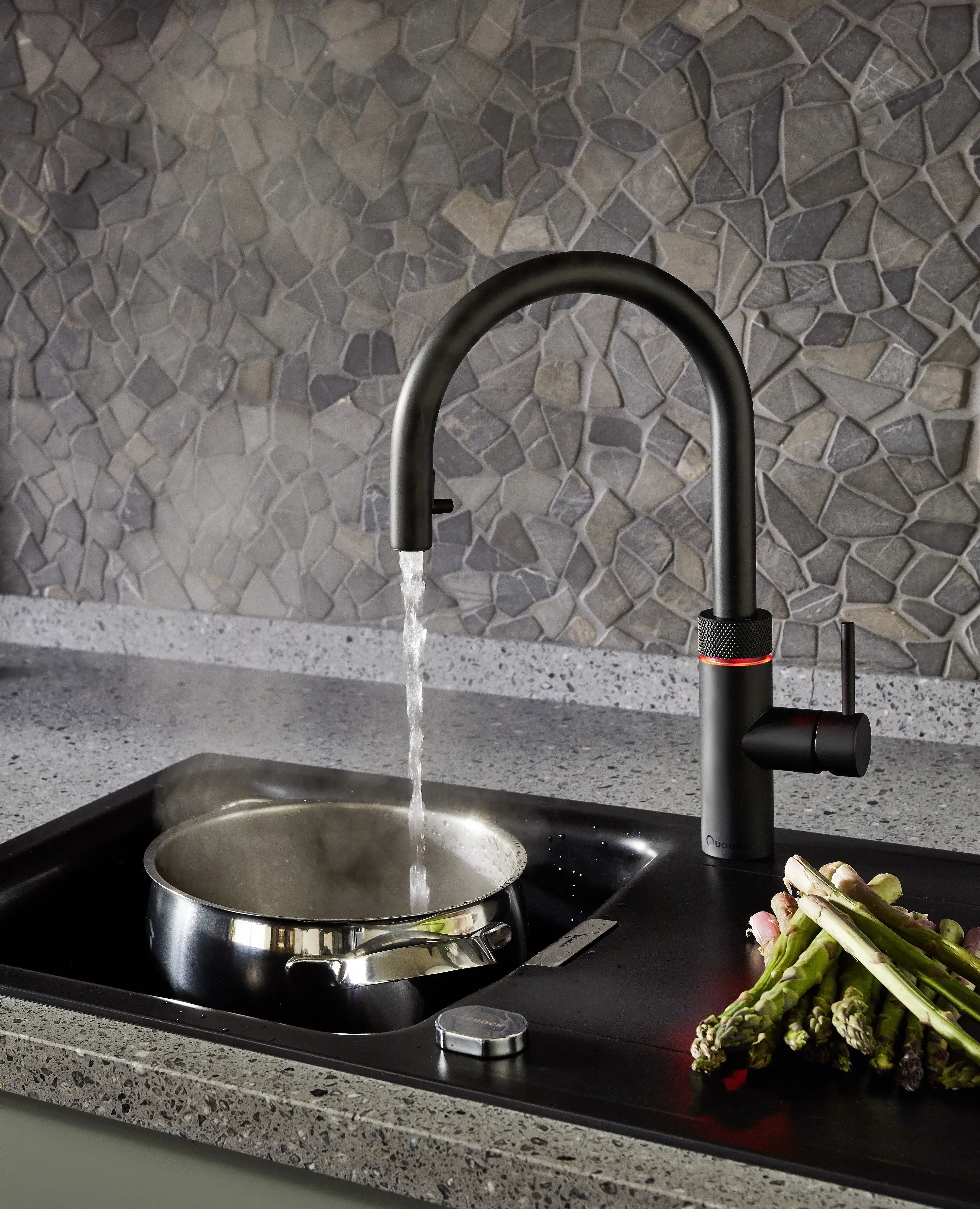 Quooker Armatur mit kochend heißem Wasserstrahl